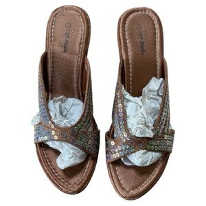 Top Moda 8.5 Sandal style: Sparkle-8 Bronze never been worn. Original Box.